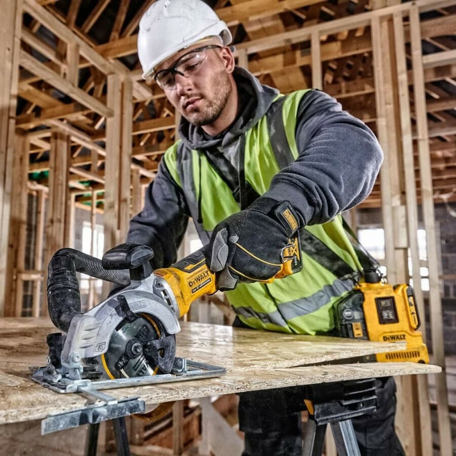 DEWALT DCS571NT Δισκοπρίονο Brushless 18V Solo με Σύστημα Αναρρόφησης 8