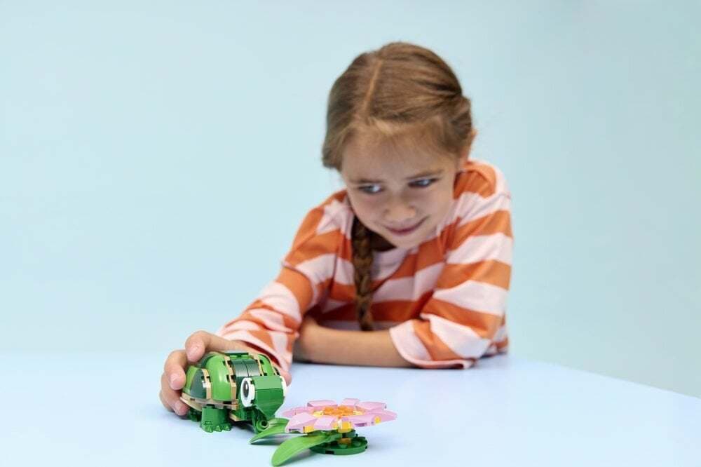 LEGO Creator 3-in-1 Turtle with a Water Lily Flower για 7+ Ετών 124τμχ 31377 6