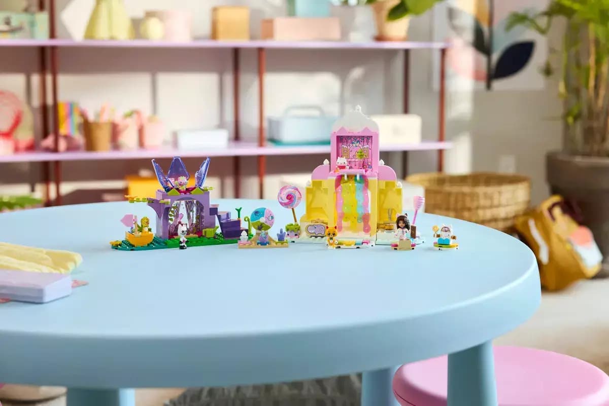 LEGO Gabby's Dollhouse Sweet Treat Mountain & Kitty Garden για 4+ Ετών 263τμχ 11205 6