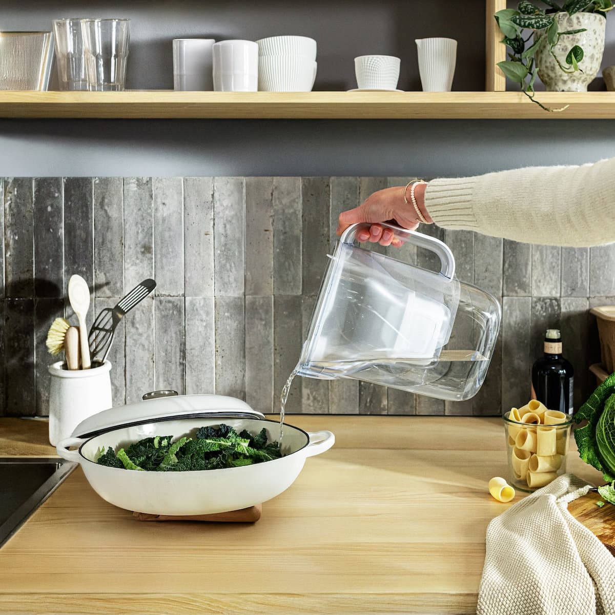 Brita Style Essential Κανάτα Σερβιρίσματος Πλαστική White με Φίλτρο 2400ml 7