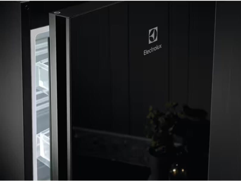 Electrolux Ψυγειοκαταψύκτης 367lt NoFrost Υ201xΠ59.5xΒ66.2εκ. Μαύρος LNT7ME36K2 9