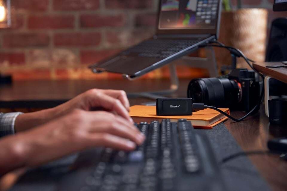Kingston XS1000 USB-C 3.2 / Wi-Fi Εξωτερικός SSD 1TB 1.8" Μαύρο 10