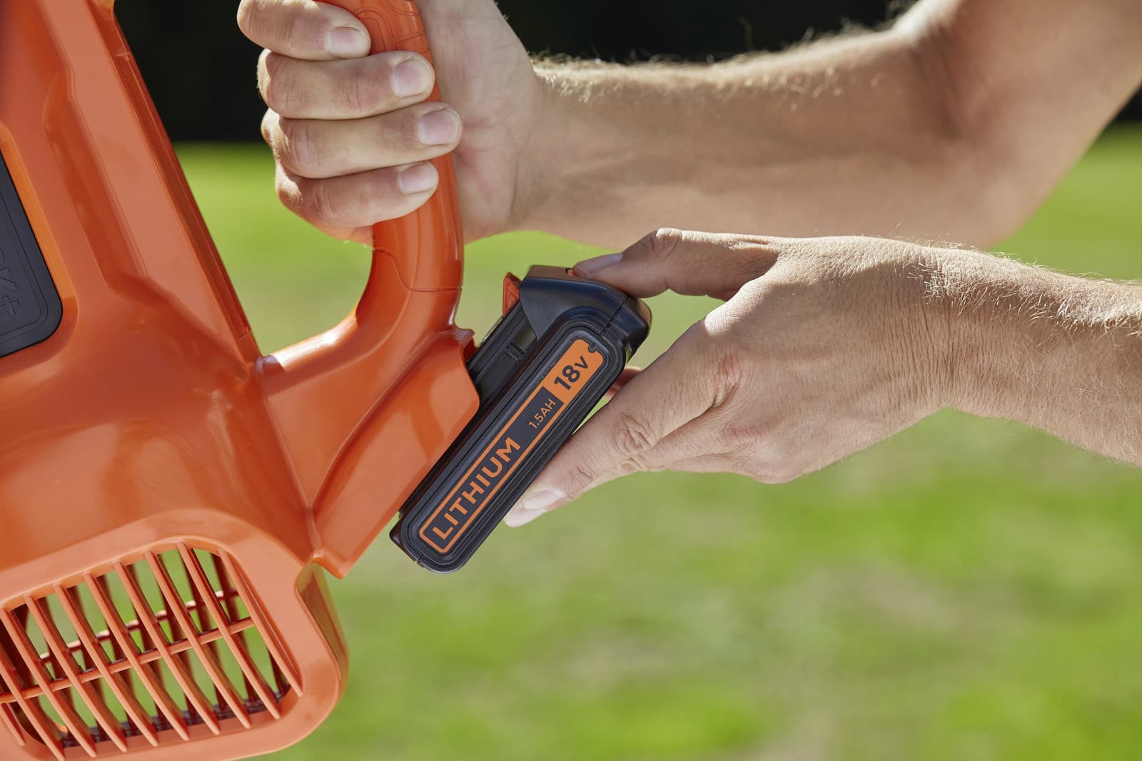 Black & Decker Φυσητήρας Χειρός 18V με 1 Μπαταρία 2Ah & Μέγιστη Ταχύτητα Αέρα 140km/h 3