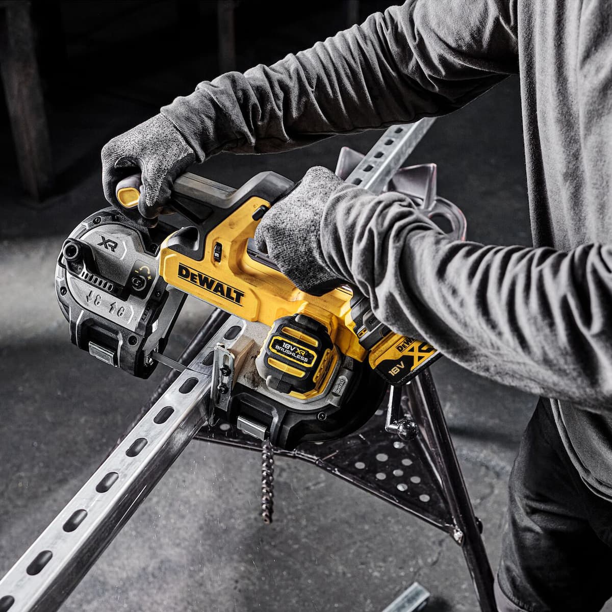 DEWALT Σιδηροπρίονο Ταινίας DCS378N με Ισχύ 537 Watt 4