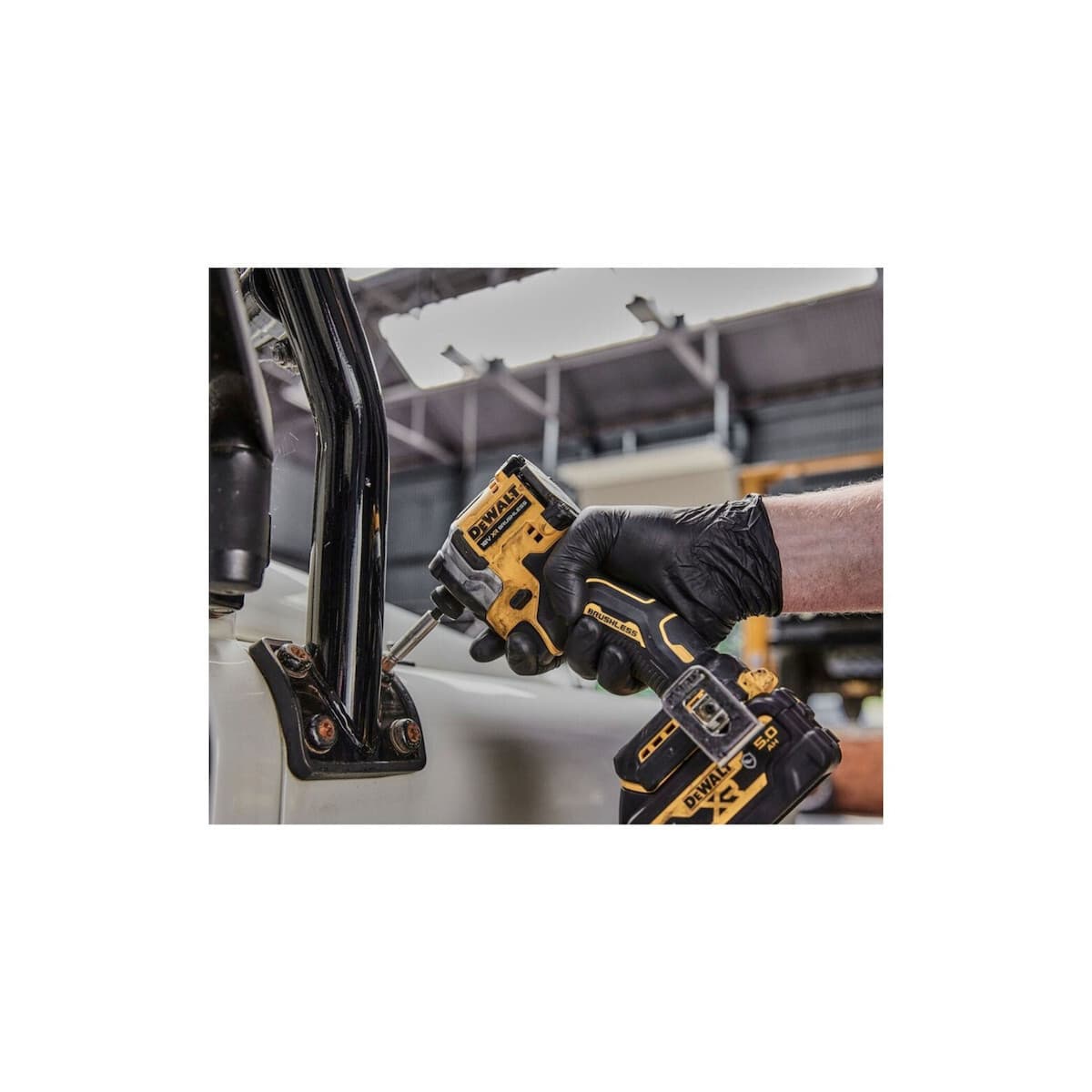 DEWALT DCK429P3T Σετ Γωνιακός Τροχός, Δραπανοκατσάβιδο, Κατσαβίδι & Σκαπτικό 18V με 3 Μπαταρίες 5Ah και Θήκη 7