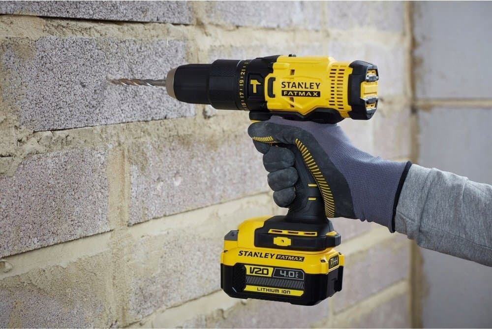 Stanley Fatmax Σετ Κρουστικό Δραπανοκατσάβιδο 18V με 2 Μπαταρίες 4Ah και Θήκη 8