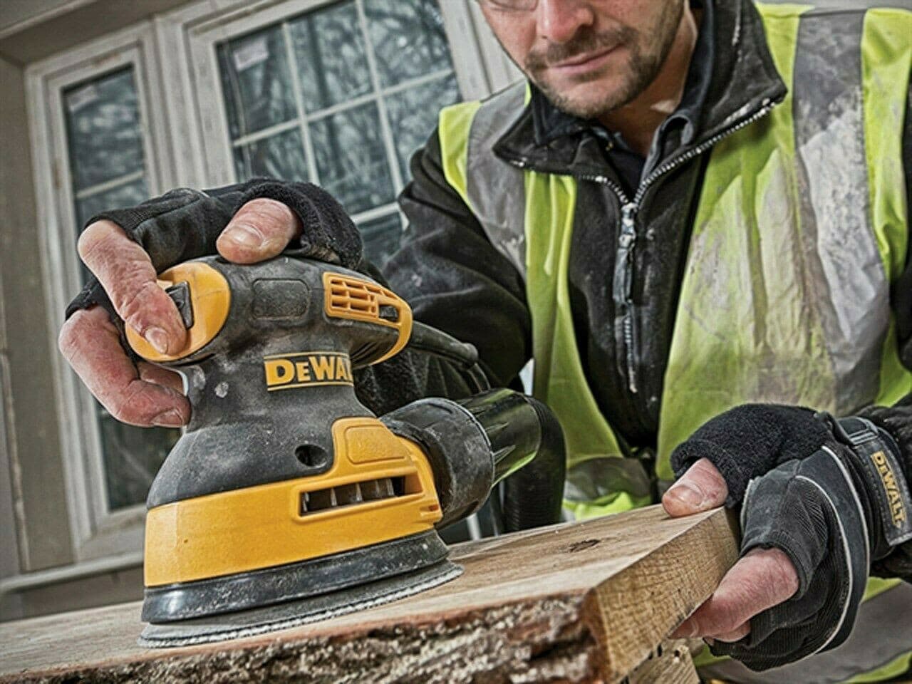 DEWALT DWE6423 Έκκεντρο Τριβείο 125mm Ρεύματος 280W με Ρύθμιση Ταχύτητας και με Σύστημα Αναρρόφησης 8