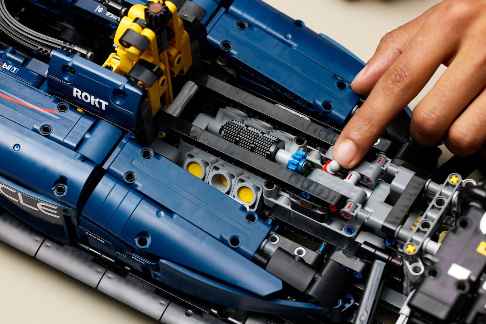 LEGO Technic Oracle Red Bull Racing RB20 F1 Car για 18+ Ετών 1639τμχ 42206 5