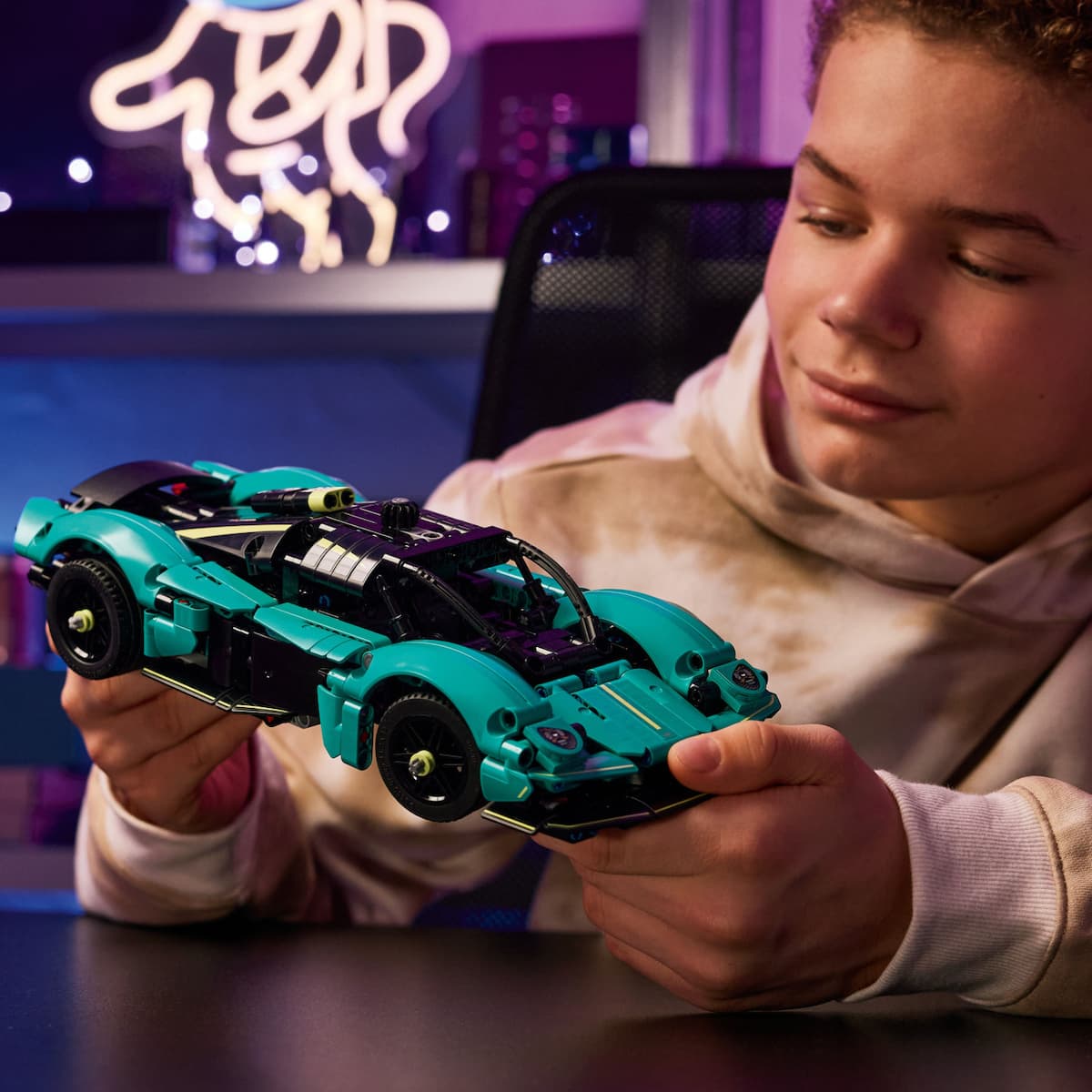 LEGO Technic Aston Martin Valkyrie για 9+ Ετών 707τμχ 42208 4
