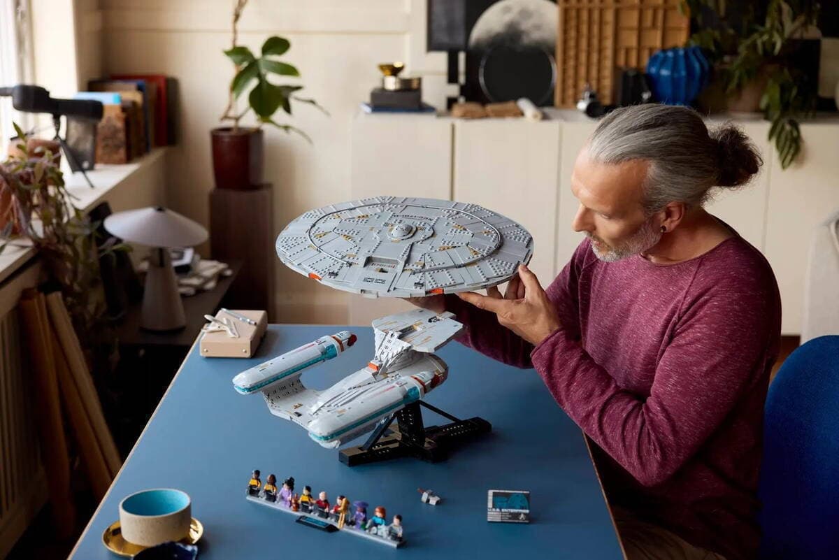LEGO Icons Star Trek: U.S.S. Enterprise NCC-1701-D™ για 18+ Ετών 3600τμχ 10356 10