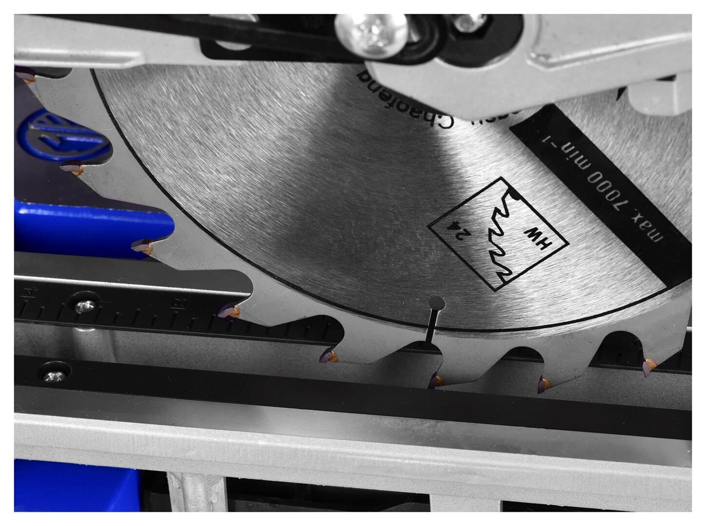 Scheppach HM216 Φαλτσοπρίονο Ρεύματος 2000W Διαμέτρου 216mm 10